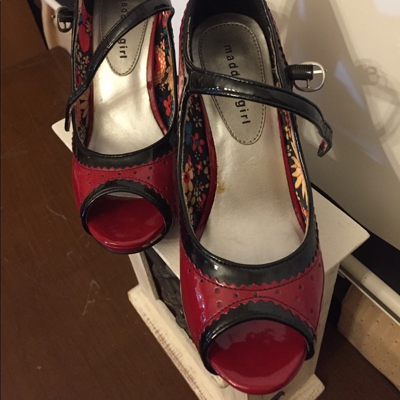 Madden Girl Retro Red Pumps 8M - Picture 2 of 7